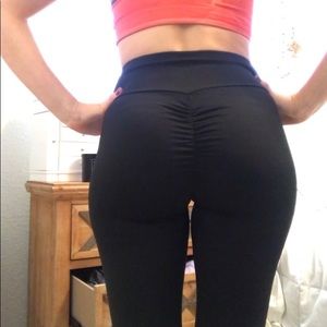 Scrunch booty black high waisted leggings